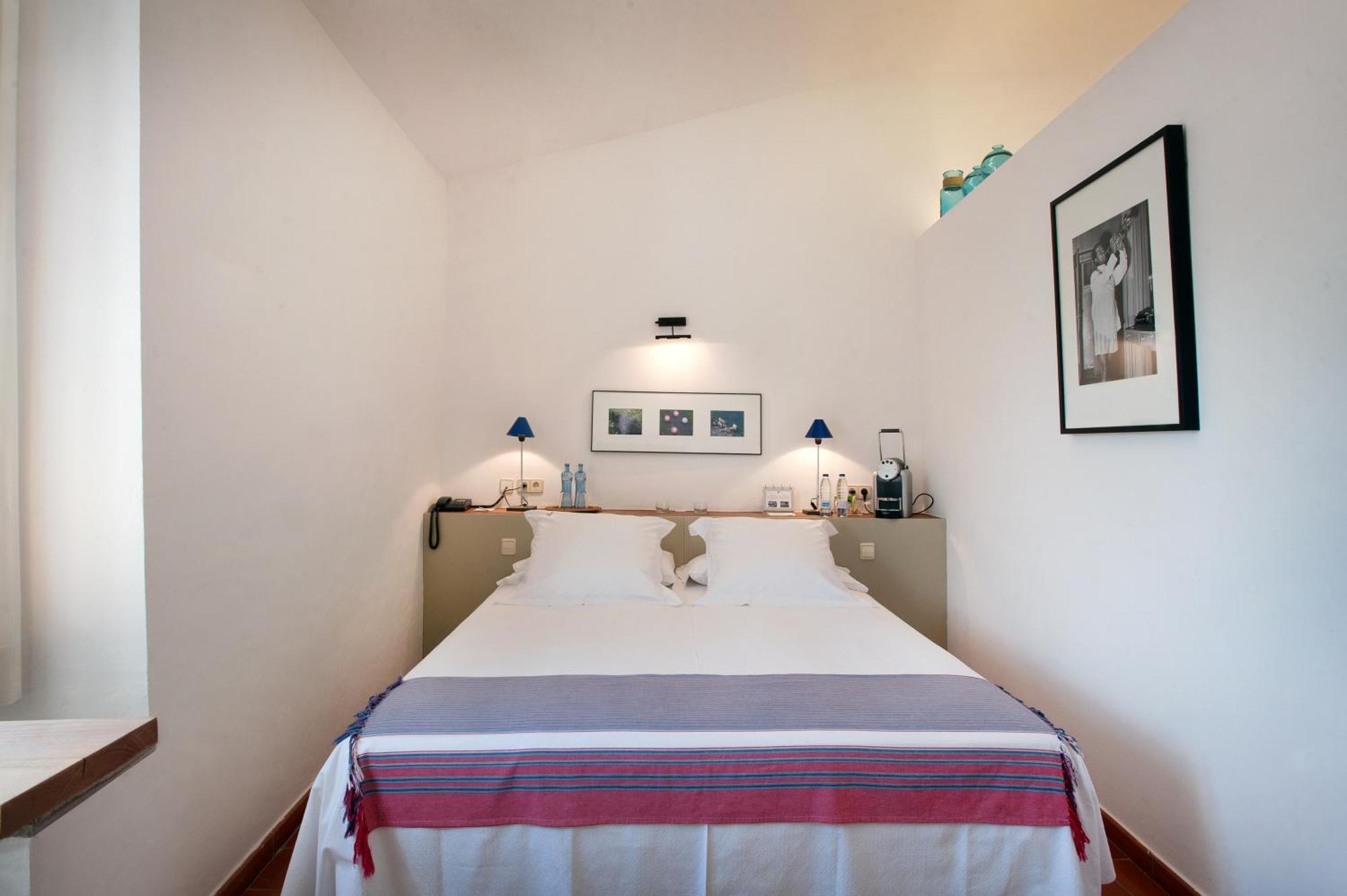 Mas Falgarona Hotel Boutique & Spa Avinyonet de Puigventós الغرفة الصورة