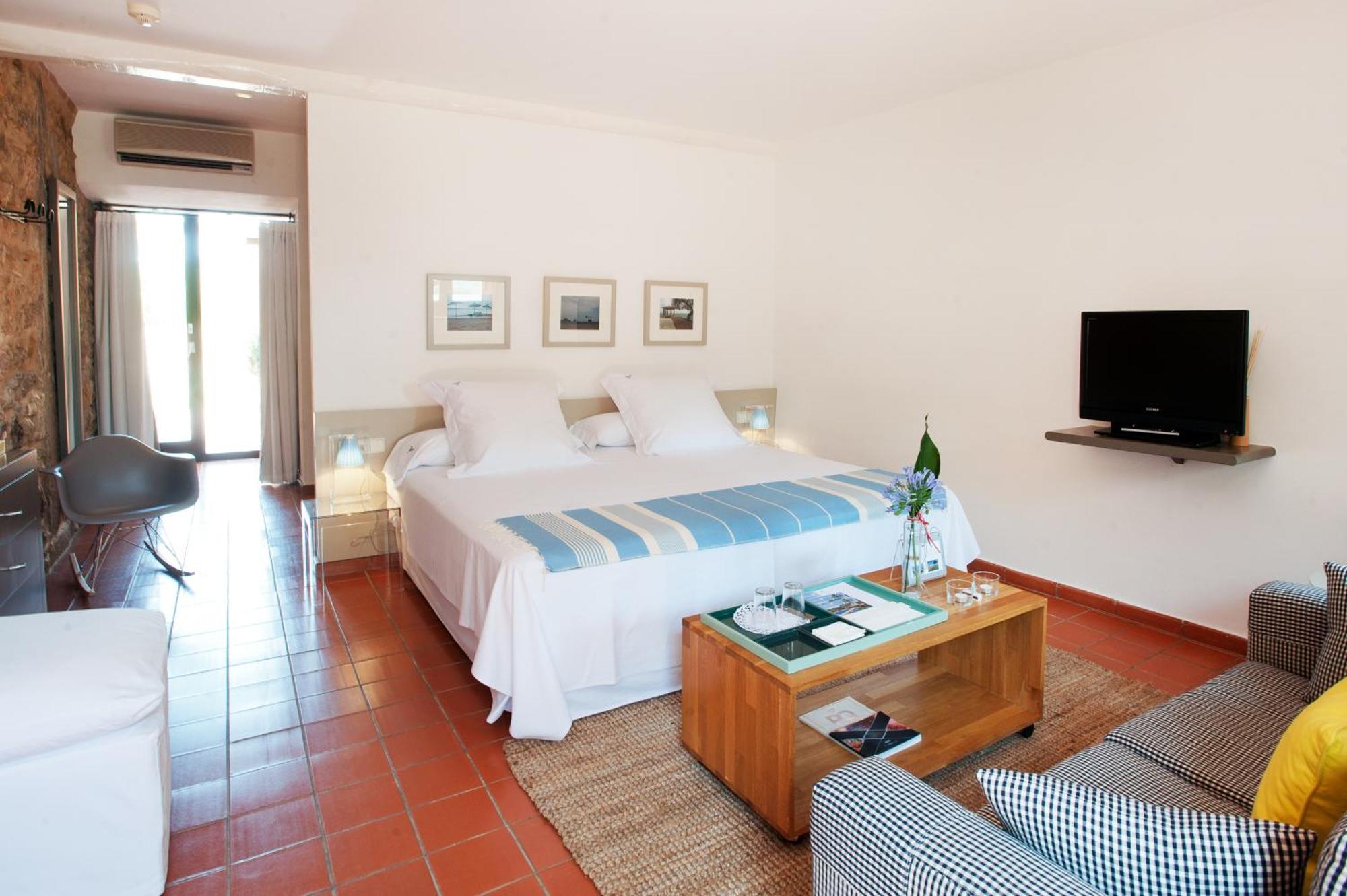 Mas Falgarona Hotel Boutique & Spa Avinyonet de Puigventós الغرفة الصورة