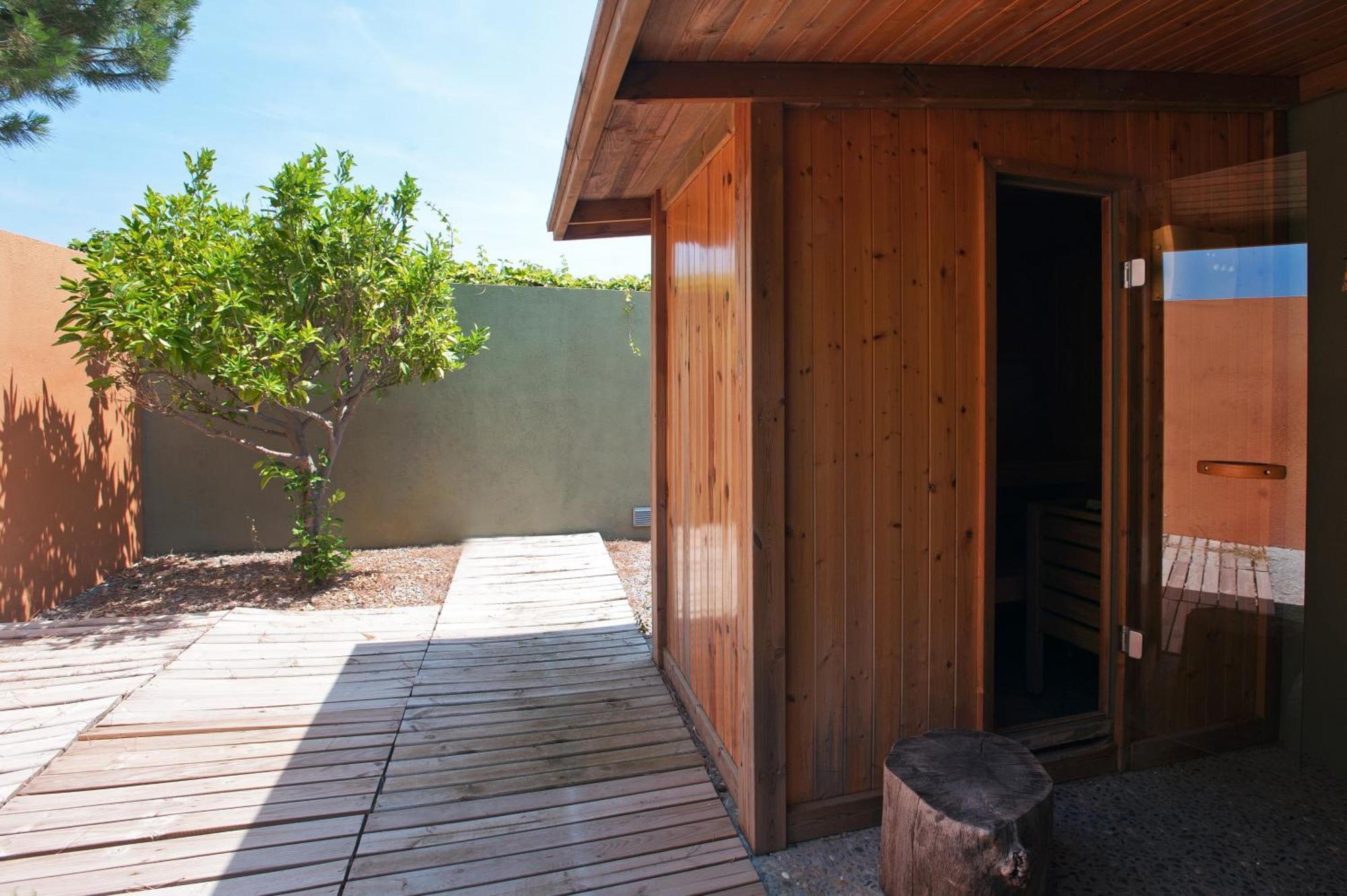 Mas Falgarona Hotel Boutique & Spa Avinyonet de Puigventós الغرفة الصورة
