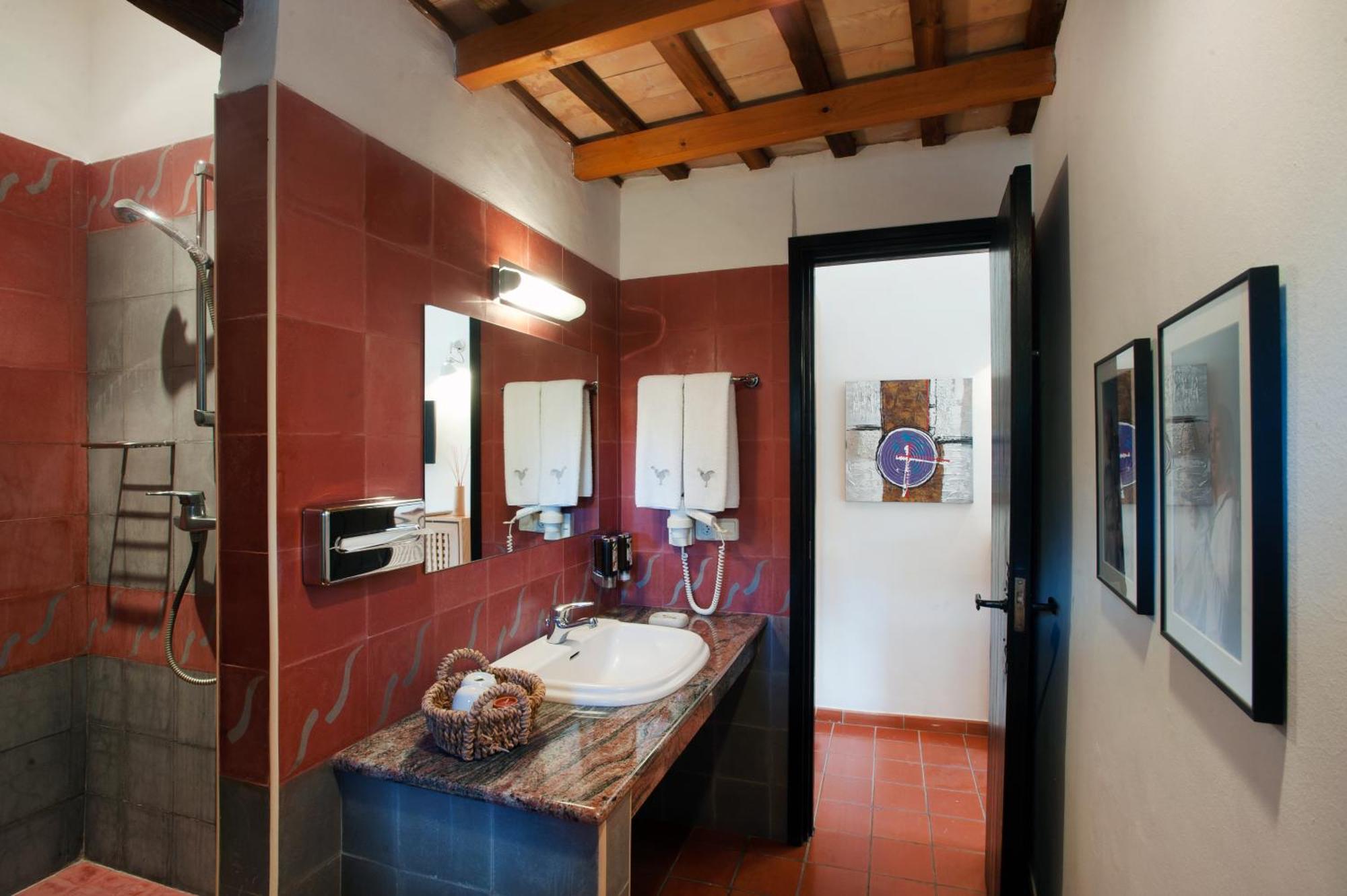 Mas Falgarona Hotel Boutique & Spa Avinyonet de Puigventós الغرفة الصورة